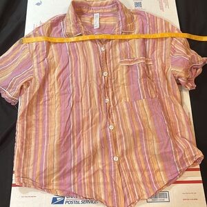 STARS ABOVE SHORT SLEEVE BUTTON UP